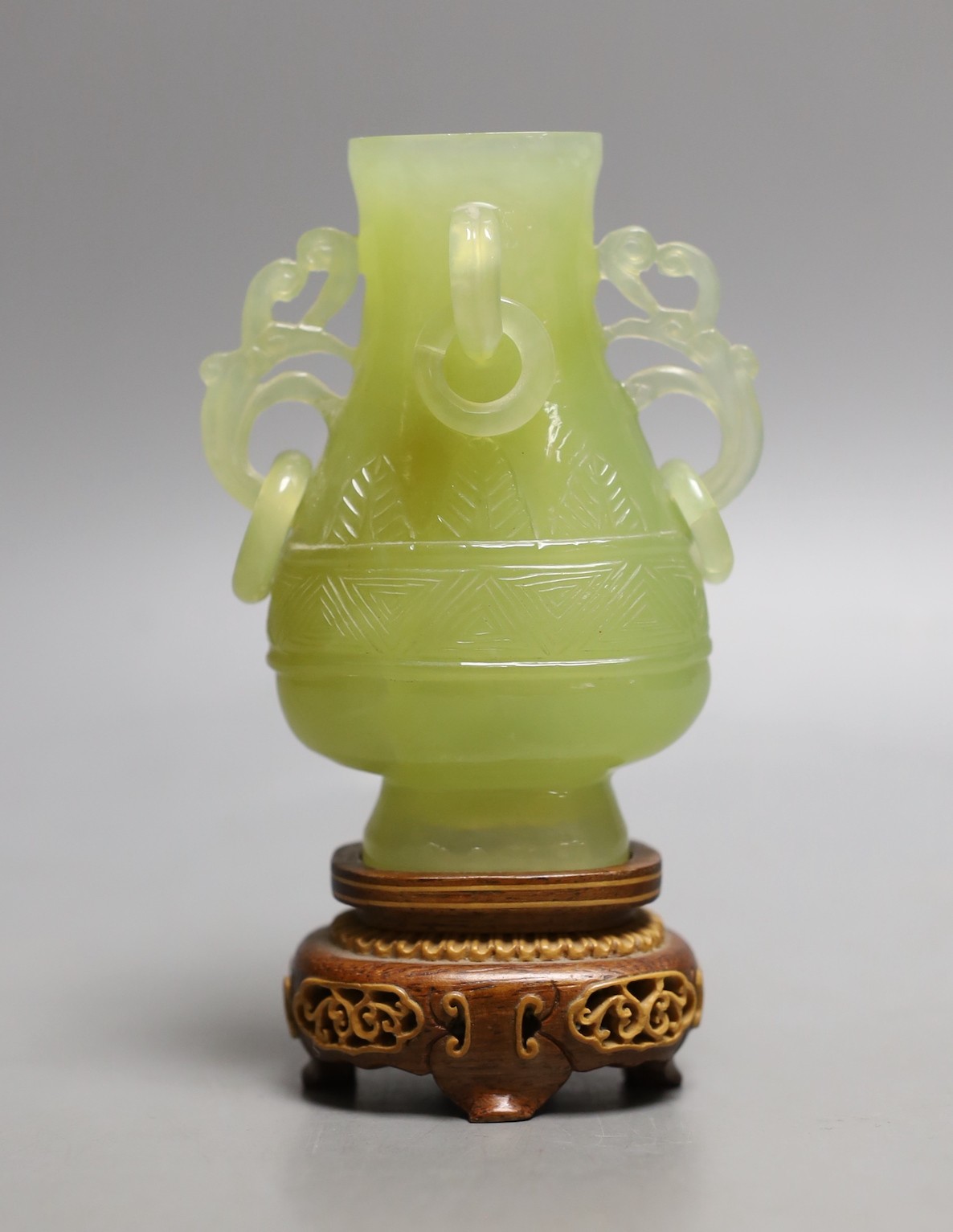 A Chinese malachite vase and cover, 9.5cm and a bowenite jade vase